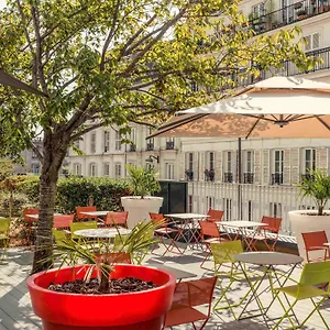 **** Hotel Mercure Montmartre Sacre Coeur França